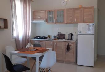 Sunlight Apartments has Balcony rooms