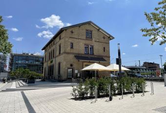 Hotel-am-Bahnhof Stuttgart-Ditzingen allows 18 year olds to book a room
