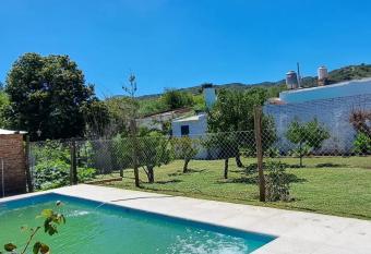 Sue  o Cumbre. Casa Lavanda allows 18 year olds to book a room