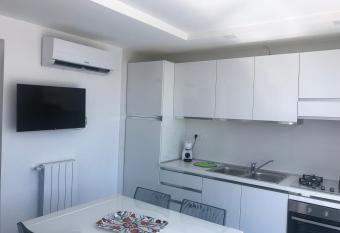 suite scauri-inn has rooms with a private hot tub