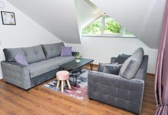 Villa Anita has Balcony rooms