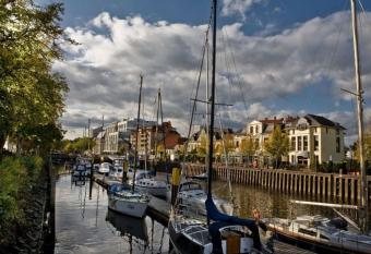 Hafenperle Ferienwohnung Zentral am Alten Stadthafen direkt in der City Rentstars Apartments has Balcony rooms