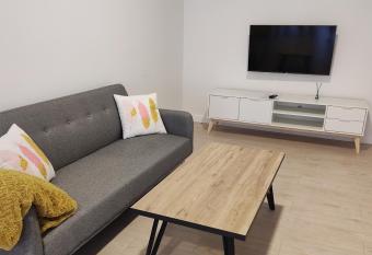 Txoko Loft Ribera allows 18 year olds to book a room