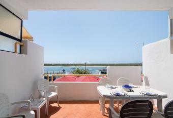 Cabanas Mar 94 has Balcony rooms