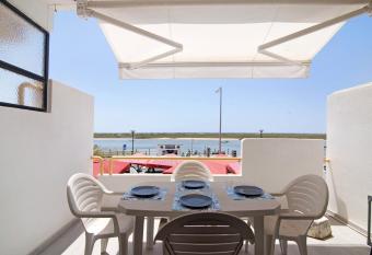 Cabanas Mar 96 has Balcony rooms