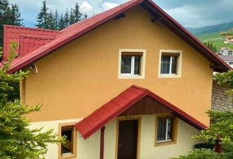 Casa de Vacanta Catrinel has Balcony rooms