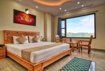 Shimla Alpine Regency has Balcony rooms