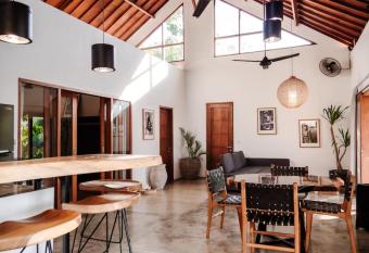 Villa Why Not has Balcony rooms