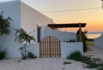 Spiti stou Chiou has Balcony rooms