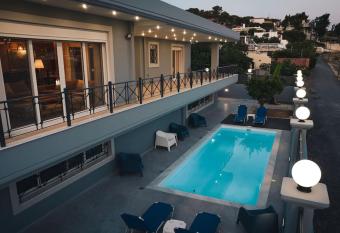 Villa Fran & Paul has Balcony rooms