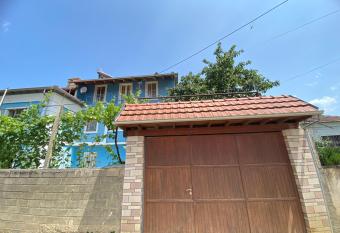 Hymetllari s Guest Farm&House has Smoking/Balcony rooms