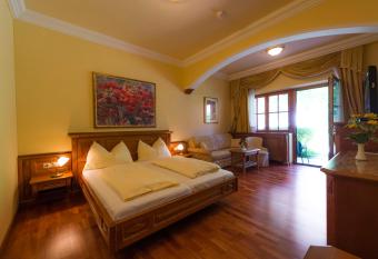 Genie  erhof Haimer - Hotel Garni has Balcony rooms