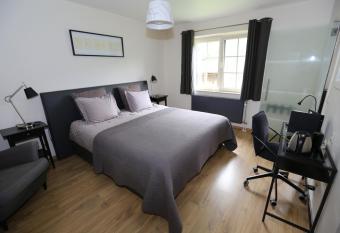 B&B Le Bois de Champia allows 18 year olds to book a room