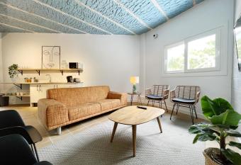 A TROITA HOSTEL allows 18 year olds to book a room