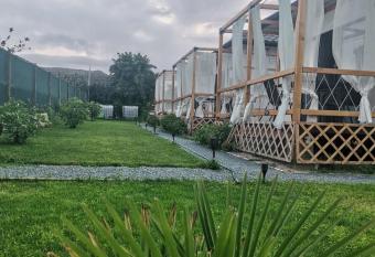 Flip Flop Bungalows has Balcony rooms