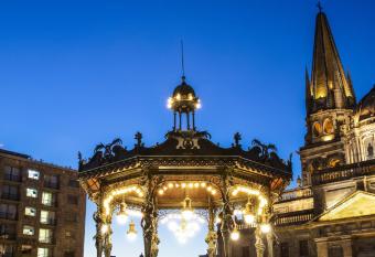 One Guadalajara Centro Historico has Balcony rooms
