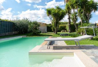 Oasi della Pace, Partinico has Balcony rooms