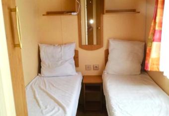 MOBIL HOME 3 CHAMBRES - DOMAINE DE KERLANN (Pont-Aven) CAMPING 4 - WIFI INCLUE allows 18 year olds to book a room