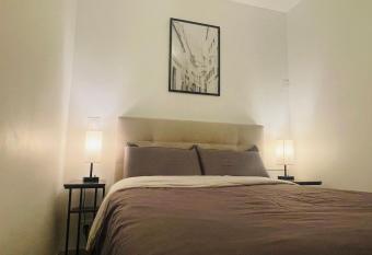 Joli 2 pi  ces tout confort Paris Parc des expositions Villepinte has Balcony rooms