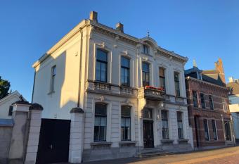 Bed & Breakfast By Genck allows 18 year olds to book a room