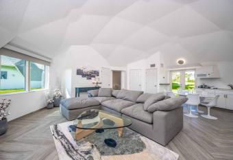 Sumner Lake Tiny House has Balcony rooms