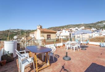 Palacete Fabian 1 has Balcony rooms