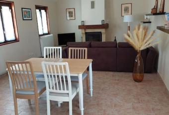 Cottage en toute tranquillit  . has Balcony rooms