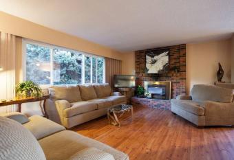 Spacious and Comfy ! has Balcony rooms