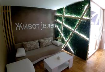 SPA apartments Kraljevo has rooms with a private hot tub