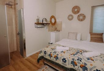 Hippie house                 has rooms with a private hot tub