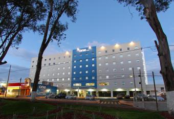 One Guadalajara Periferico Poniente allows 18 year olds to book a room