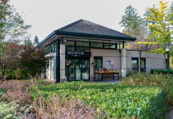 Fletcher Hotel Restaurant Victoria-Hoenderloo has Balcony rooms