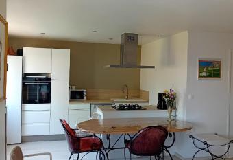 Magnifique appartement m  diterran  en allows 18 year olds to book a room