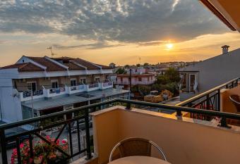 Thalassa Apartments has Balcony rooms