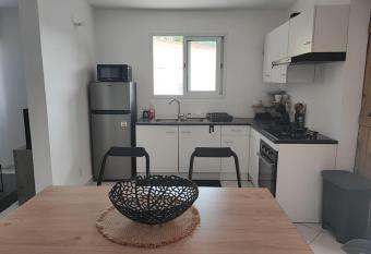 Appt 2 chambres - Le Gosier has Balcony rooms