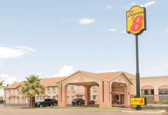 Motel 6 Deming Nm has Smoking rooms