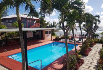 Kiikii Inn & Suites allows 18 year olds to book a room