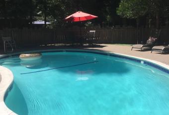 Sierra Sky Lodge allows 18 year olds to book a room