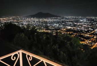 Casa Tommaso has Balcony rooms