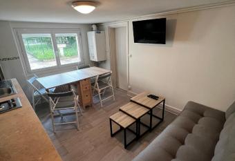 Appartement avec jardin et garage has Balcony rooms