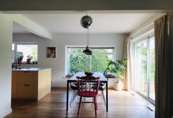 Eves - Countryside & coastal. Open plan house. has Balcony rooms