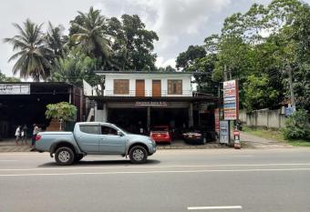 Guruge Bros Lofts has Balcony rooms