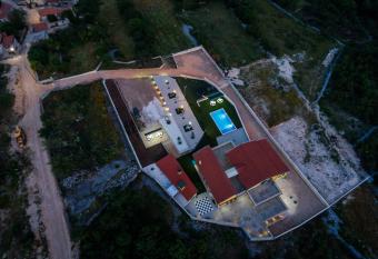 Luxury villa Cvita has rooms with a private hot tub