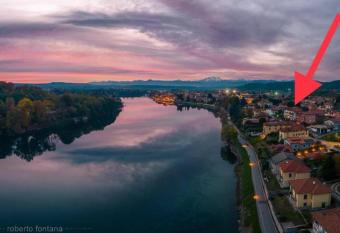 Your Place By The Lake has Balcony rooms