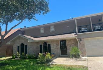 Corpus Christi Home Away has Balcony rooms