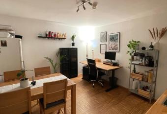 Schnuckliges Hinterhaus / Cottage has Balcony rooms