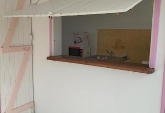 Tourisme exotique has Balcony rooms