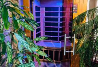 (null) allows 18 year olds to book a room