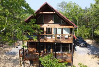 Counting Stars Luxury Cabin! has Balcony rooms