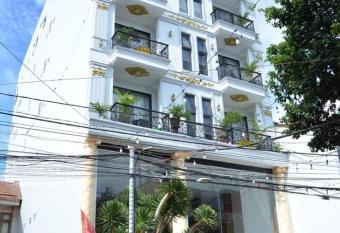 HUYEN NGA HOTEL has Balcony rooms